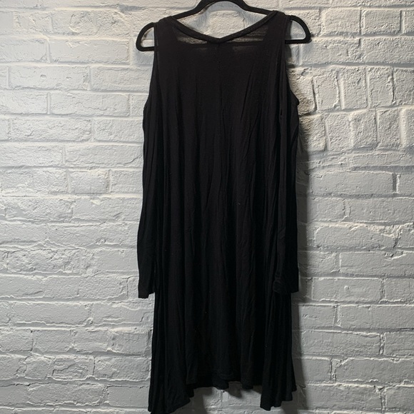 Shoulder-less back dress! - Picture 4 of 4